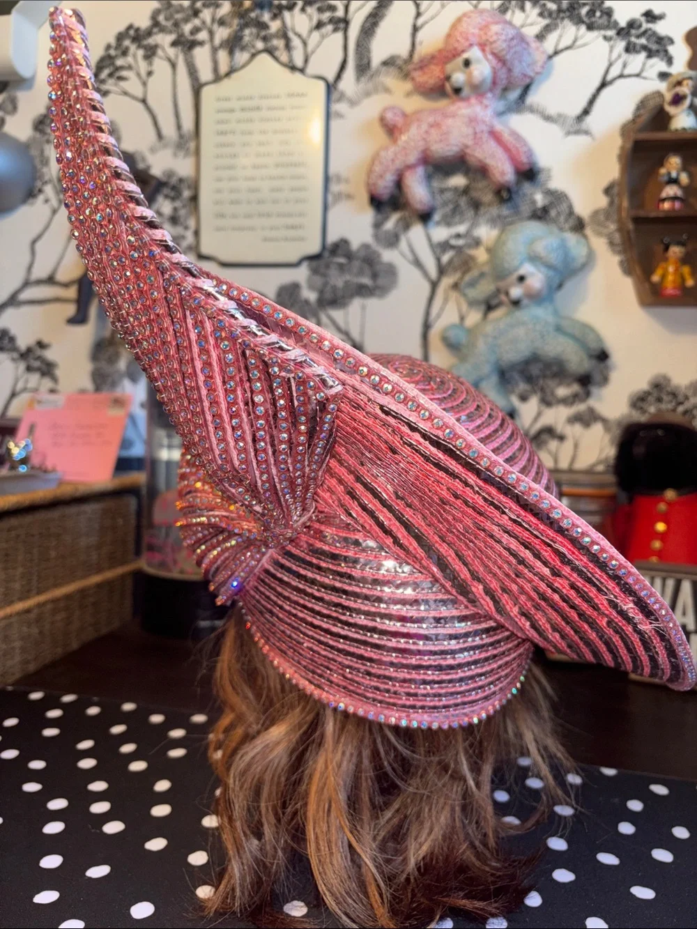 EUC VINTAGE Jack McConnell shiny pink Rhinestone elaborate church Derby hat.